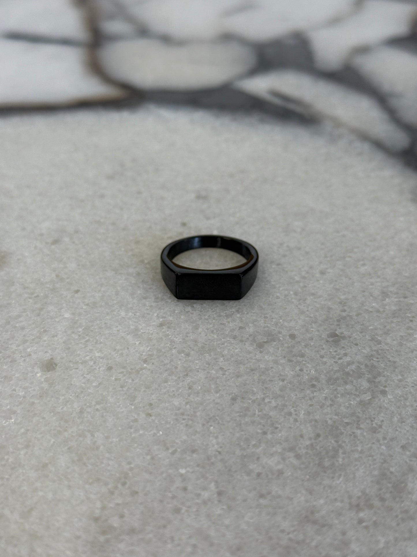 Classic Signet Ring Black