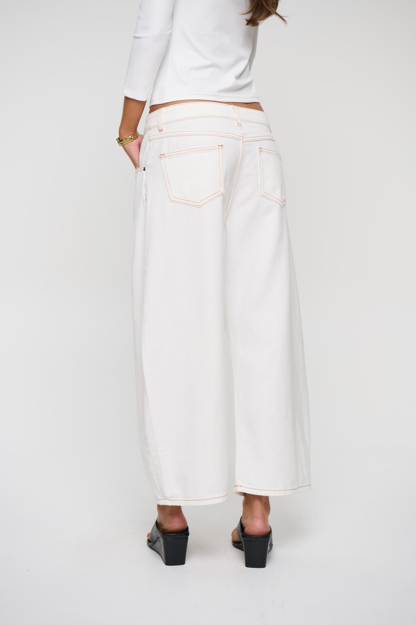 Horseshoe Cropped Jean Porcelain