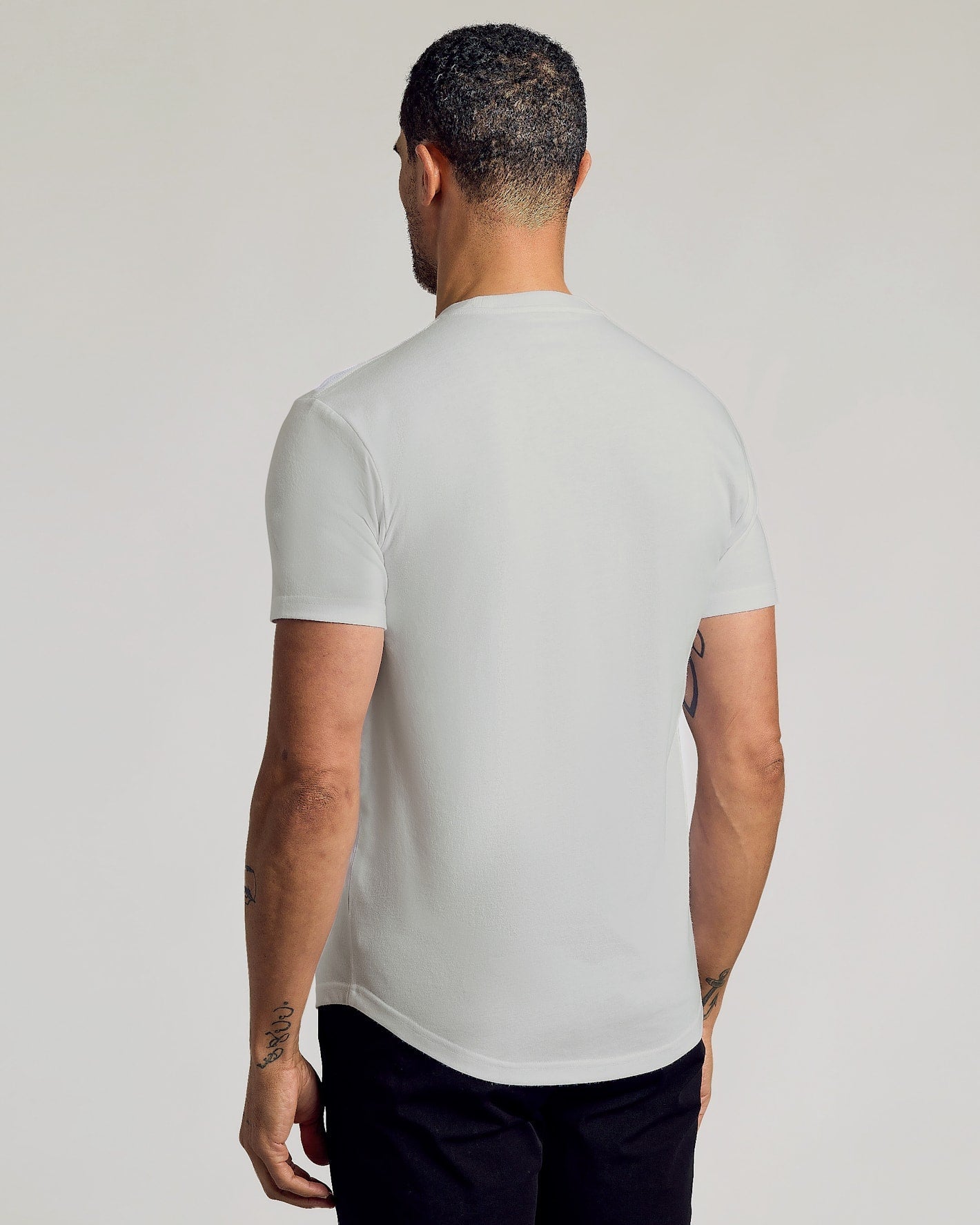 Vapor Curved Hem Classic Crew Neck
